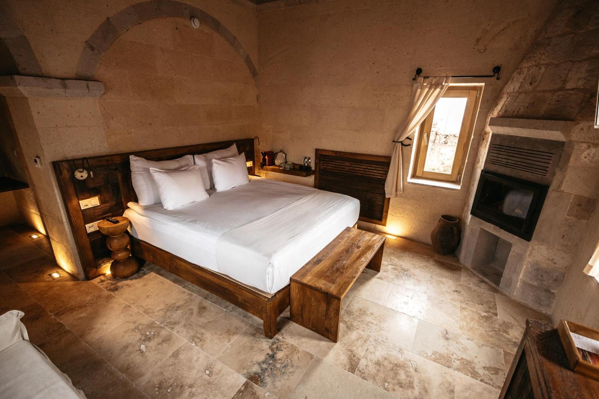 Millstone Cave Suites Hotel Учгісар Екстер'єр фото